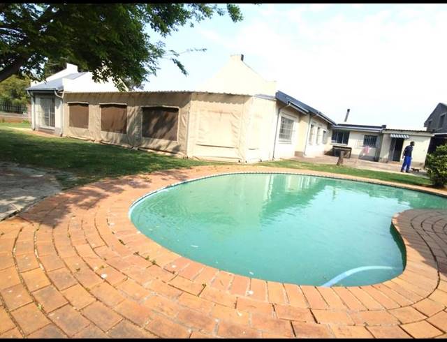 BUSINESS FOR SALE IN GARTHDALE